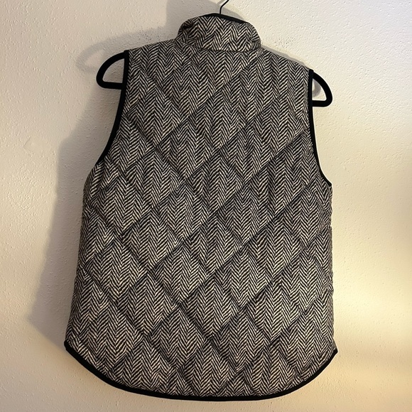 NWT J. Crew Factory Black White Herringbone Quilted Vest Small - Picture 7 of 7